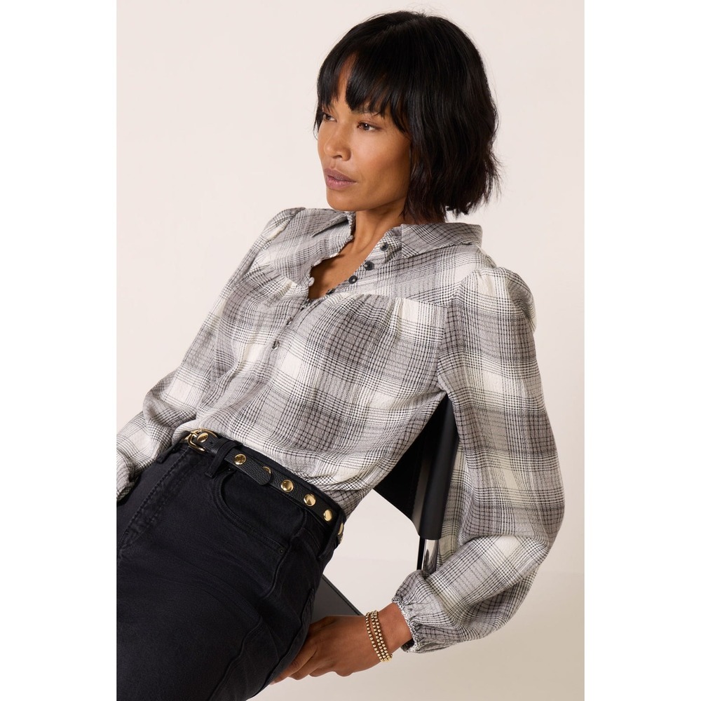 Evereve Plaid Blouse Womens Size S Grey White Button Front Puff Sleeve